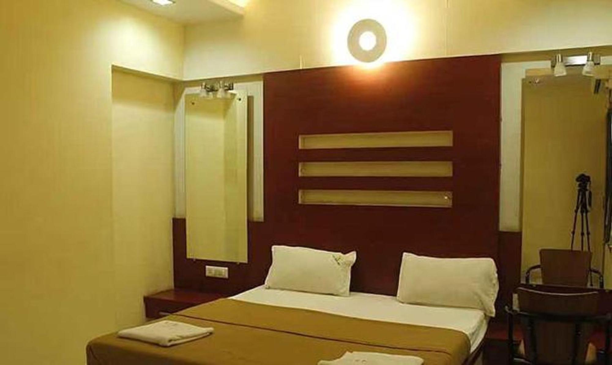 Fabhotel Skylark Inn Nashik Habitación foto